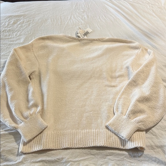 Tommy Bahama NWT Women's Chenille Cream V-Neck Sweater - Picture 4 of 9